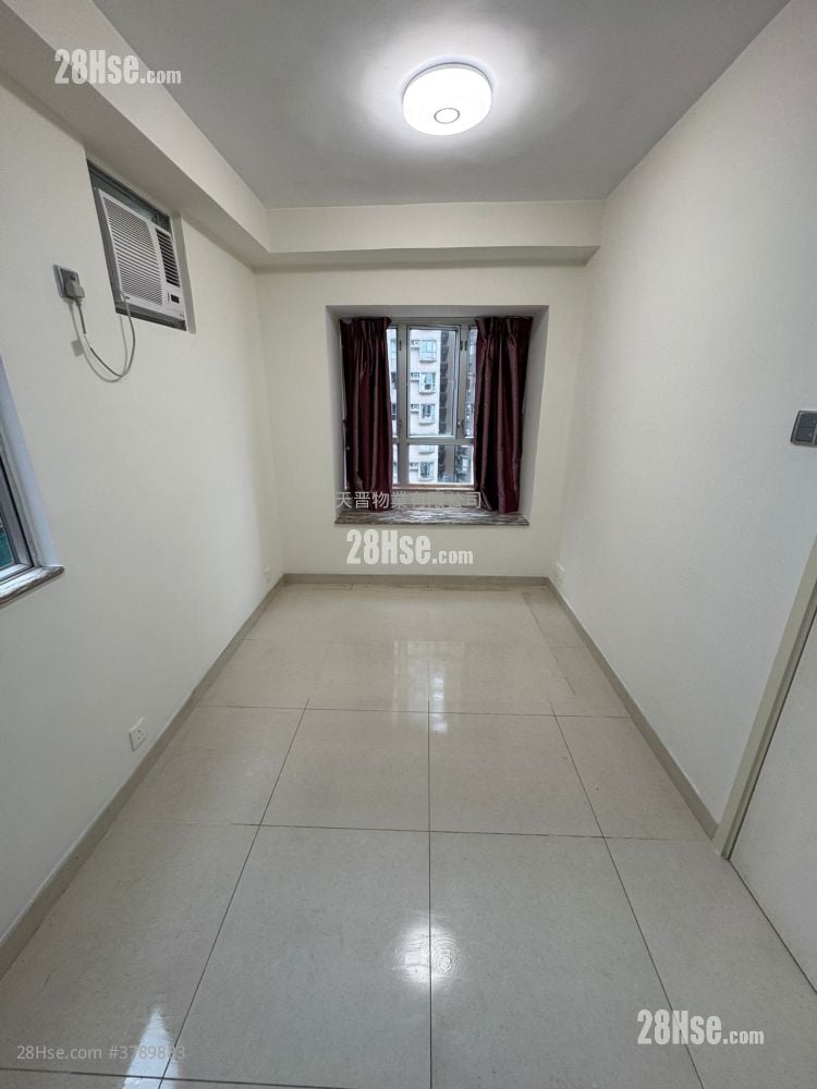 Sunshine Plaza Rental 2 Bedrooms , 1 Bathroom 396 ft²