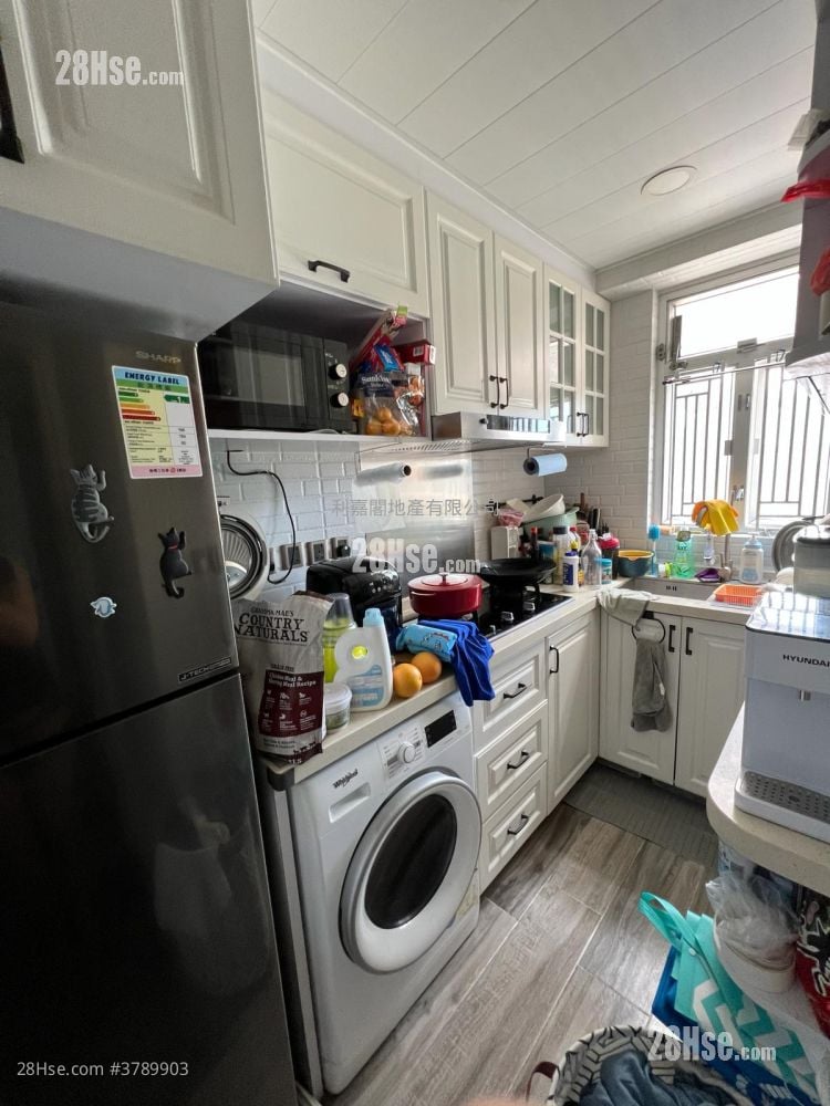 Bauhinia Garden Sell 2 Bedrooms , 1 Bathroom 431 ft²