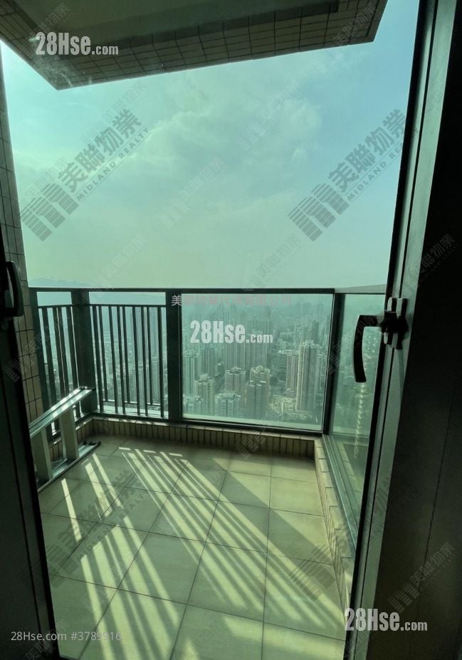 balcony: Yoho Midtown Rental 2 Bedrooms , 1 Bathroom 507 ft²