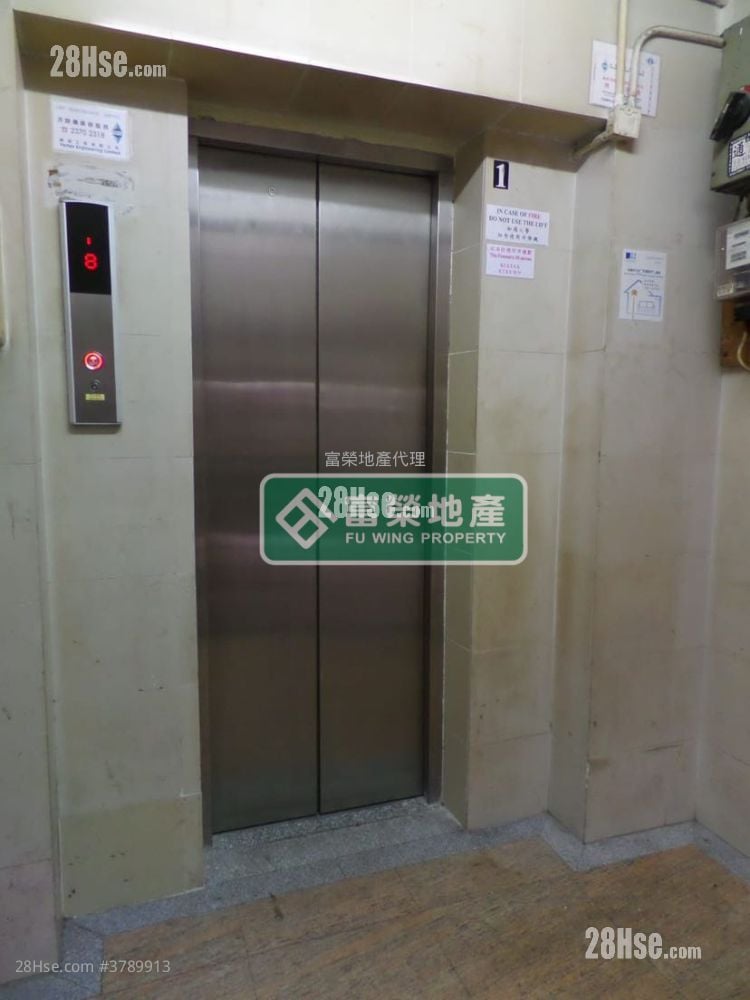 单幢楼房 售盘 3 房 , 3 浴室 720 平方尺