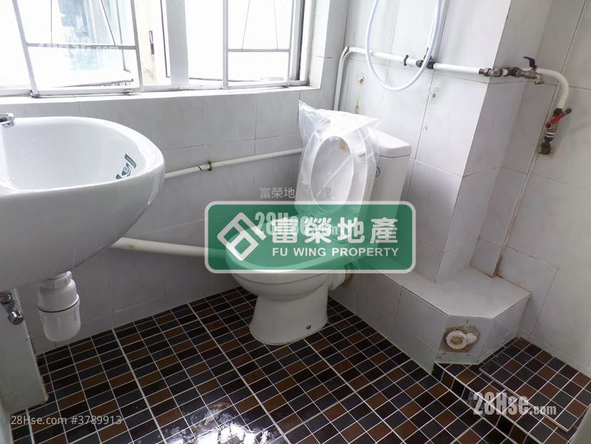 单幢楼房 售盘 3 房 , 3 浴室 720 平方尺