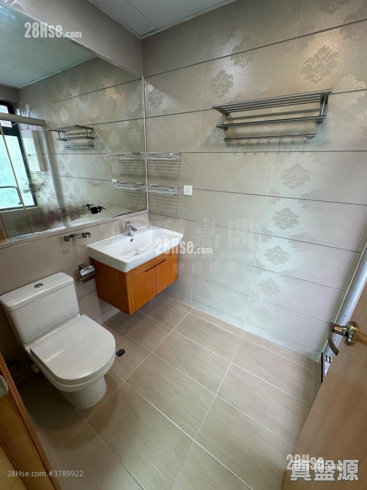 豪峰岭 售盘 3 房 , 3 浴室 946 平方尺