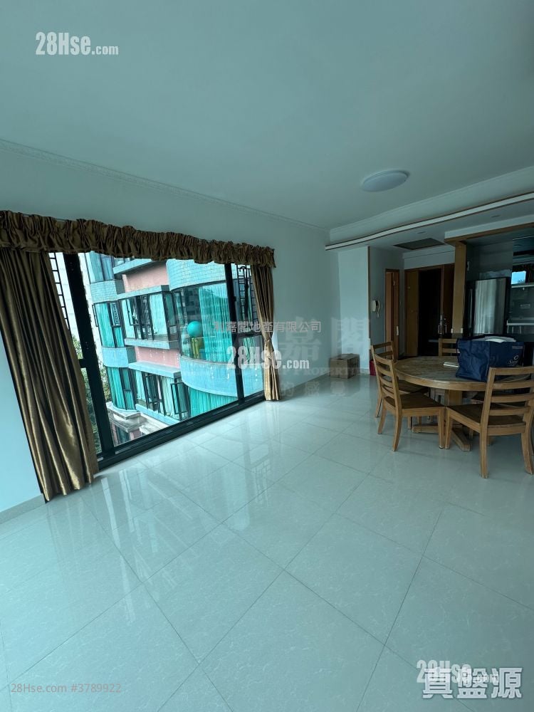 豪峰岭 售盘 3 房 , 3 浴室 946 平方尺