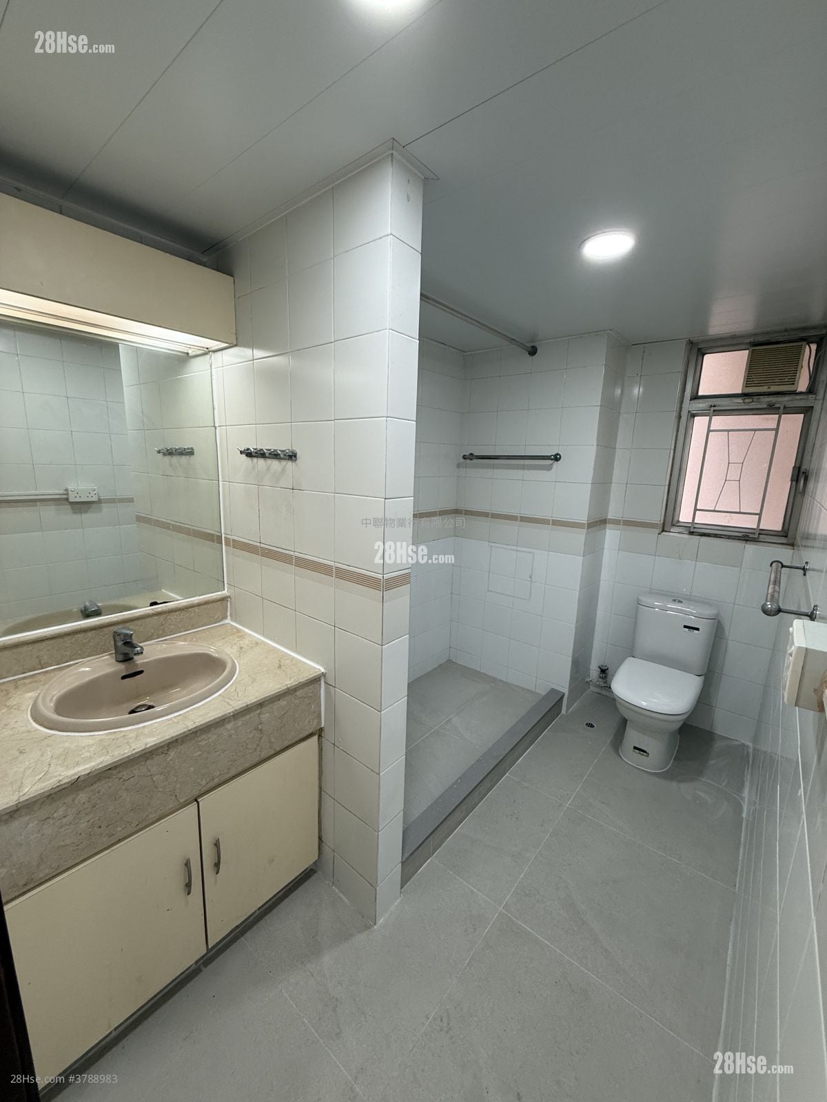 Garden Vista Rental 3 Bedrooms , 2 Bathrooms 819 ft²