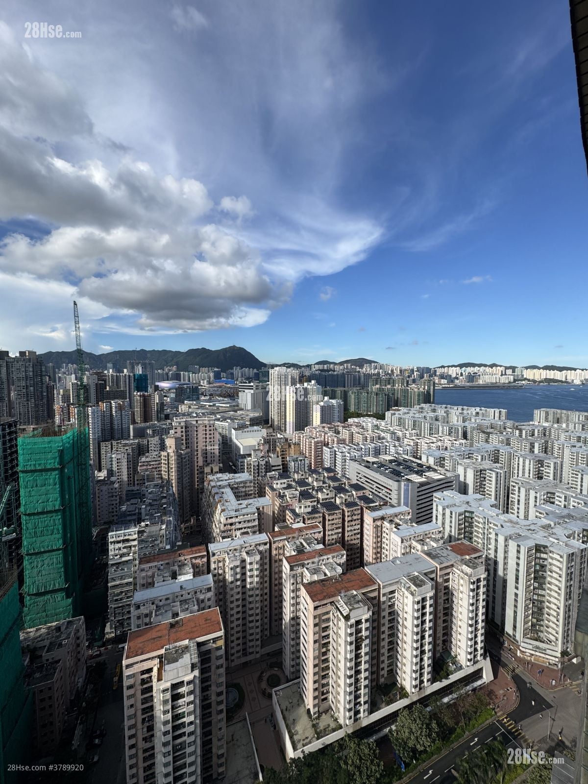 Royal Peninsula Sell 2 Bedrooms , 1 Bathroom 592 ft²