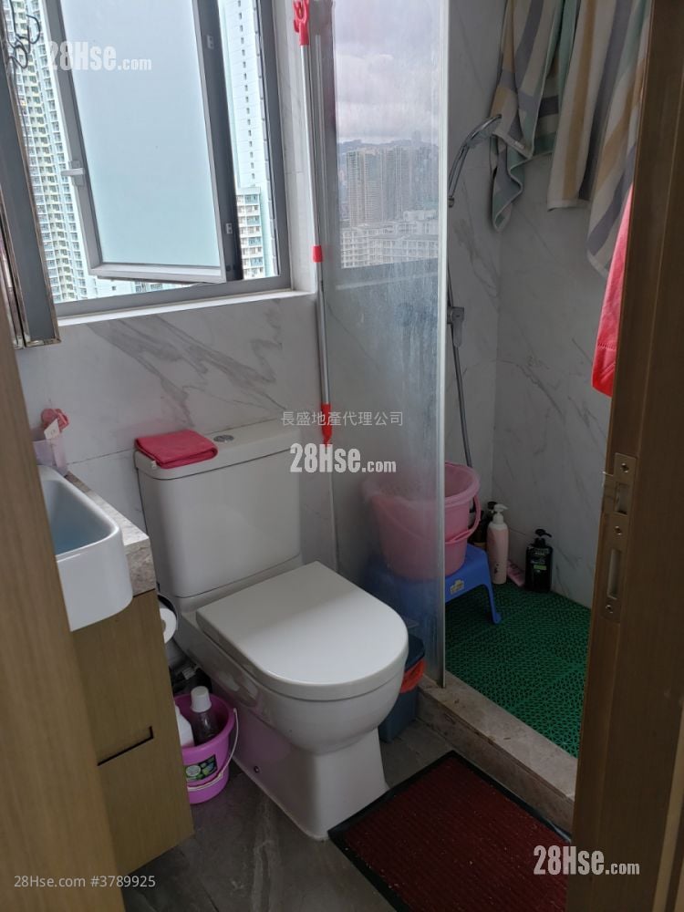 Astoria Crest Sell 1 Bedroom , 1 Bathroom 260 ft²