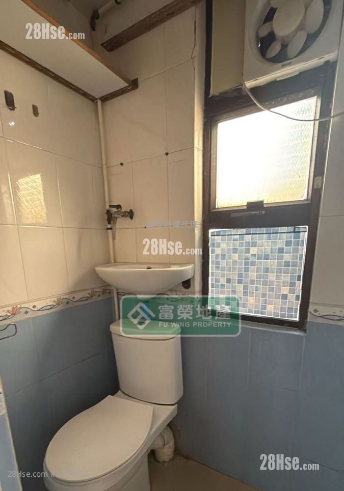 Tenement House Sell 4 Bedrooms , 4 Bathrooms 665 ft²