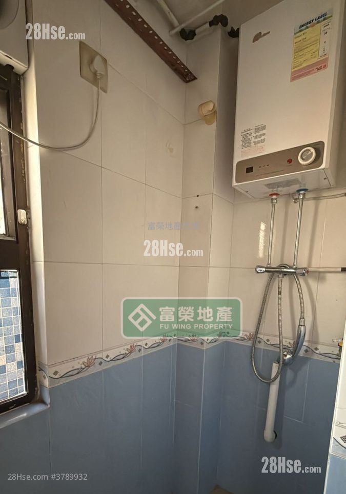 Tenement House Sell 4 Bedrooms , 4 Bathrooms 665 ft²