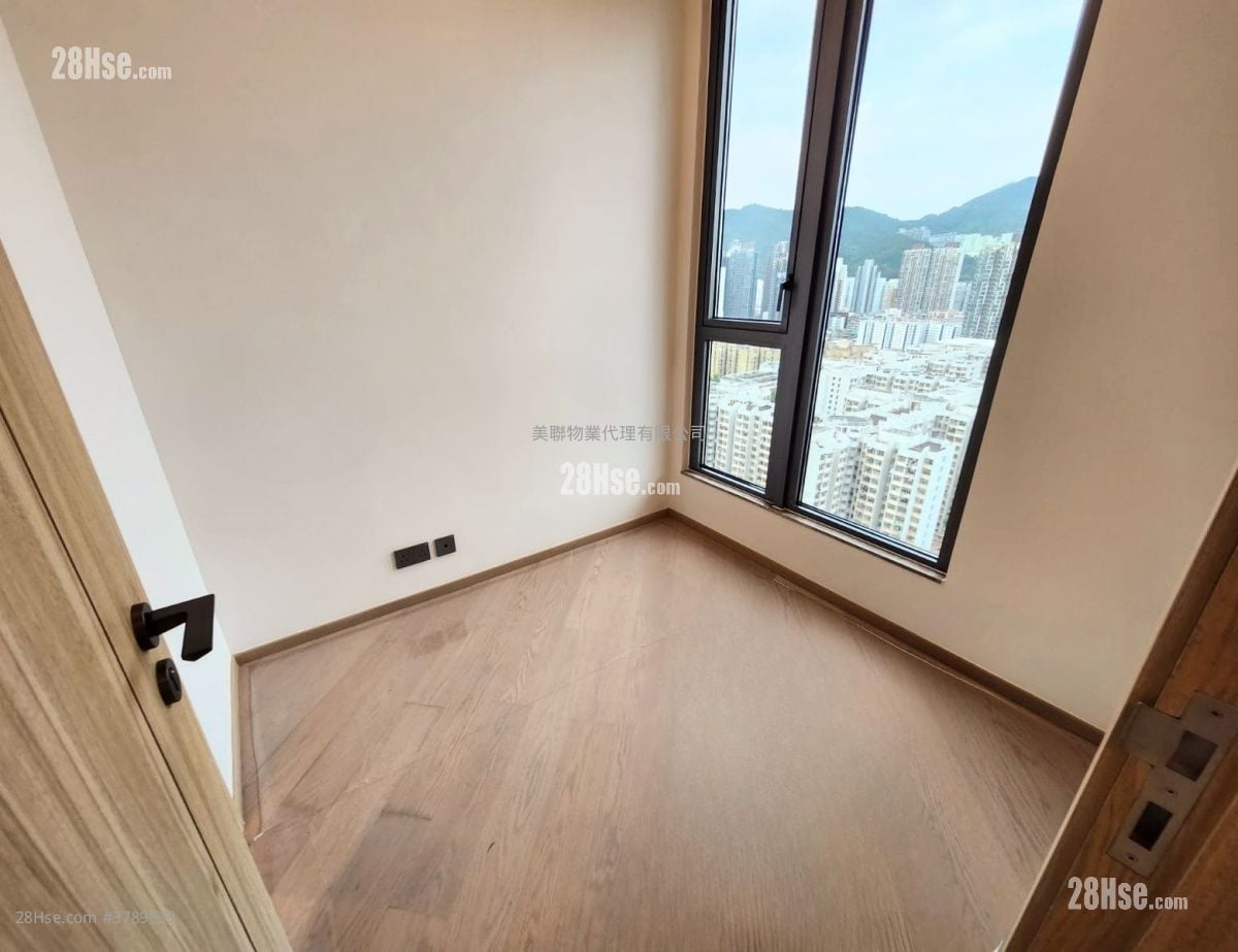 连方 售盘 1 房 , 1 浴室 290 平方尺