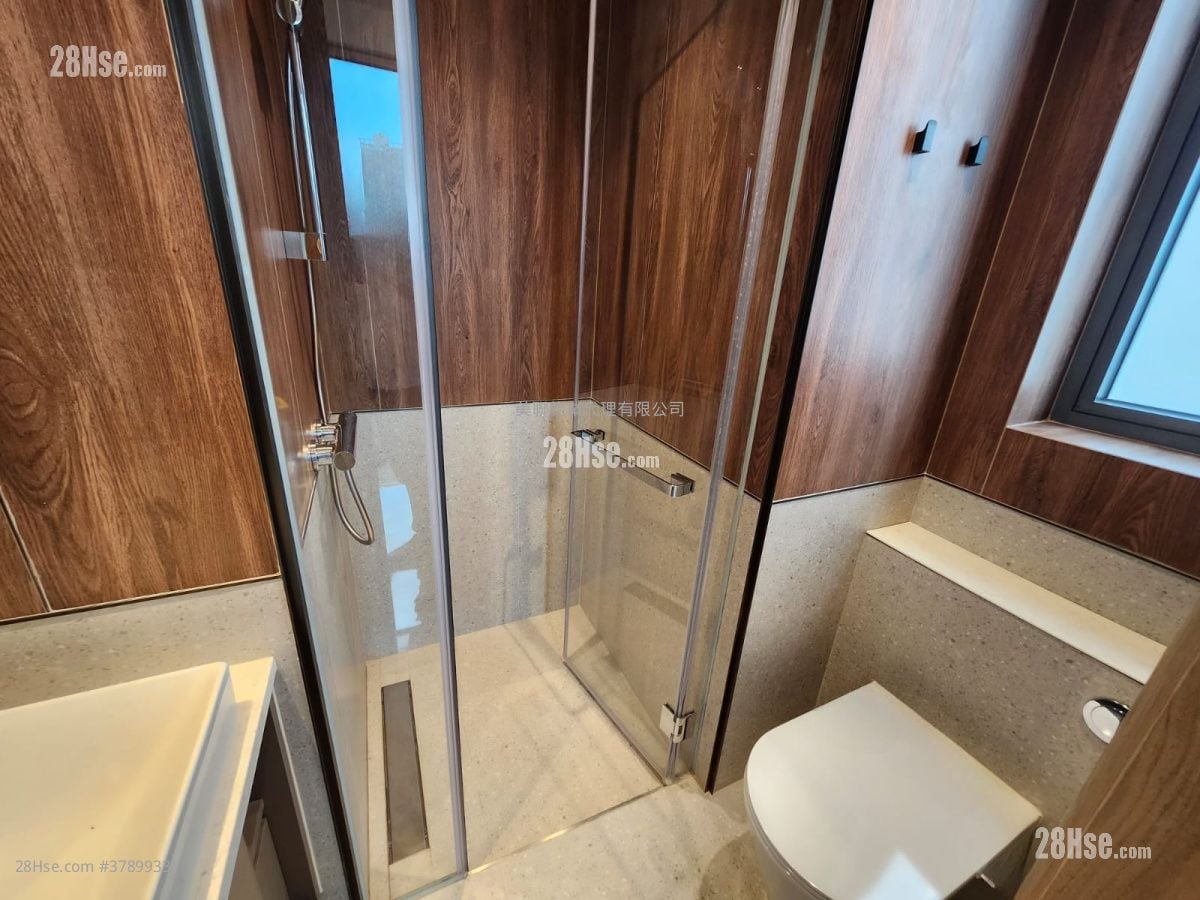 连方 售盘 1 房 , 1 浴室 290 平方尺