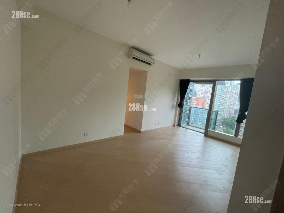 Grand Central Sell 3 Bedrooms 765 ft²