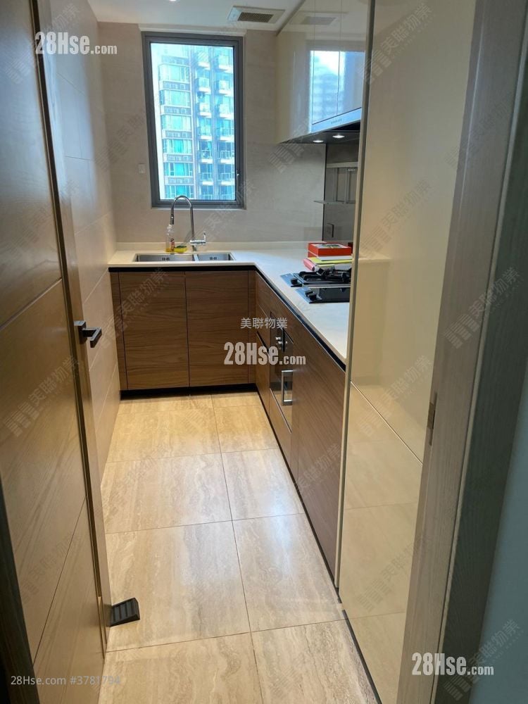 Grand Central Sell 3 Bedrooms 765 ft²