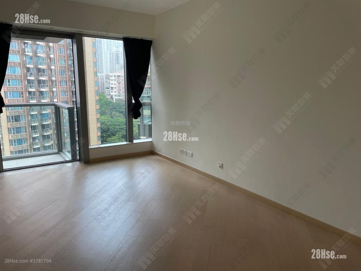 Grand Central Sell 3 Bedrooms 765 ft²