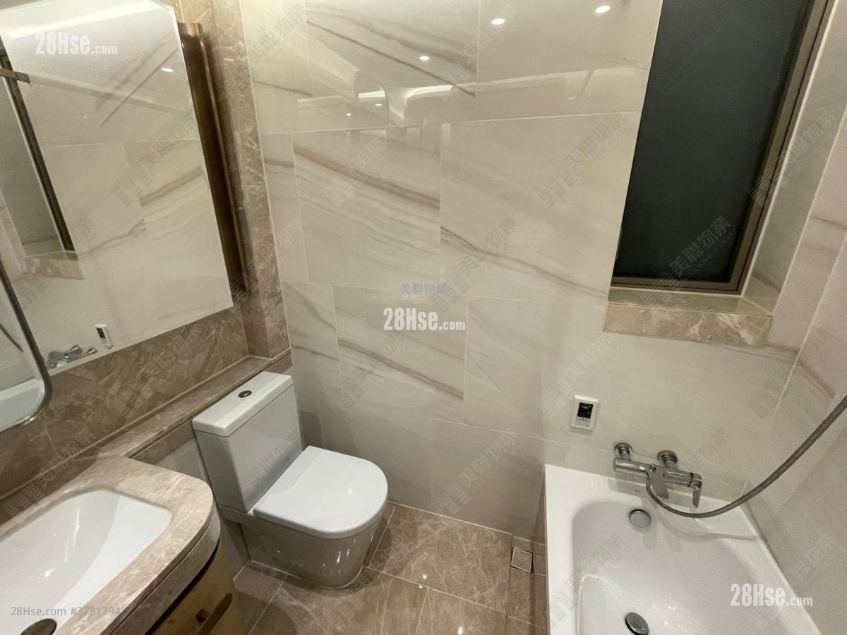 Grand Central Sell 3 Bedrooms 765 ft²