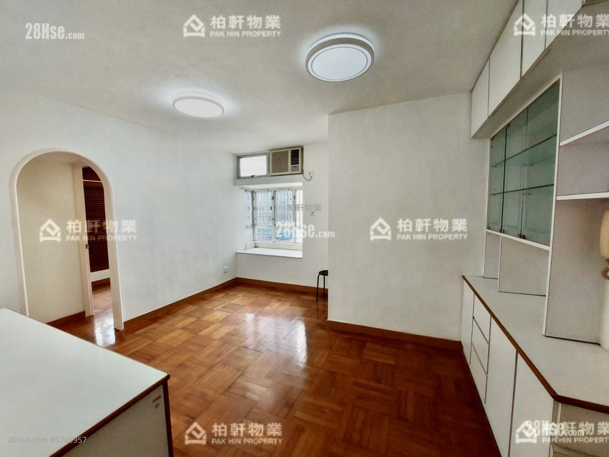 Wah Shun Gardens Rental 2 Bedrooms , 1 Bathroom 427 ft²