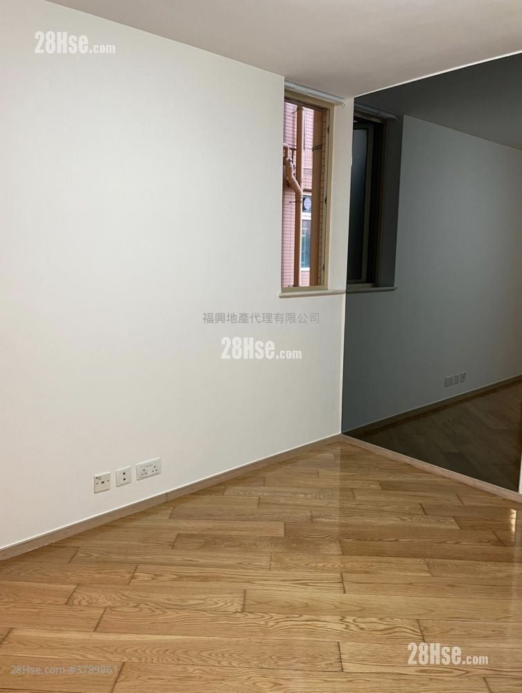 Harbour Place Rental 3 Bedrooms , 2 Bathrooms 589 ft²