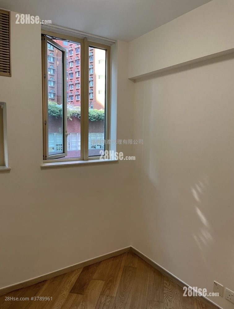 Harbour Place Rental 3 Bedrooms , 2 Bathrooms 589 ft²