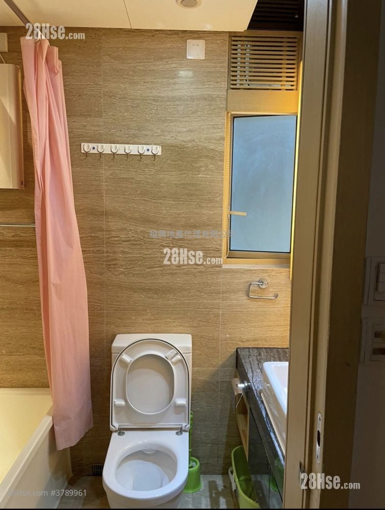 Harbour Place Rental 3 Bedrooms , 2 Bathrooms 589 ft²