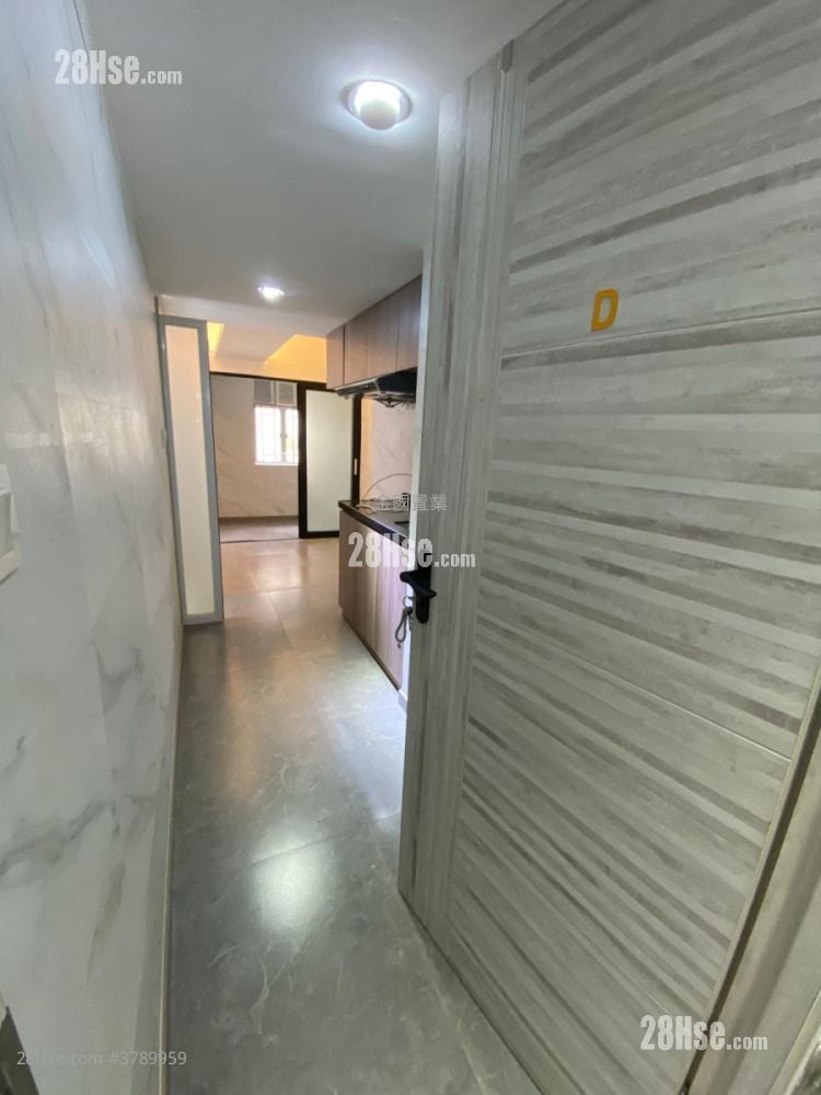 10 Hau Fook Street Sell 4 Bedrooms , 4 Bathrooms 698 ft²