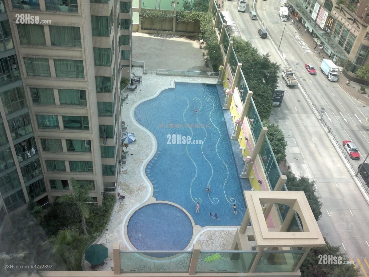 Majestic Park Sell 3 Bedrooms , 1 Bathroom 779 ft²