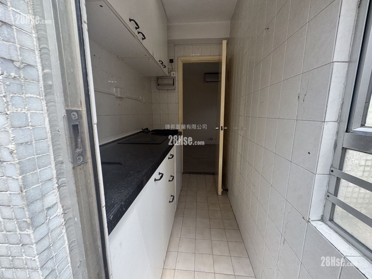 协辉大厦 售盘 3 房 , 1 浴室 377 平方尺