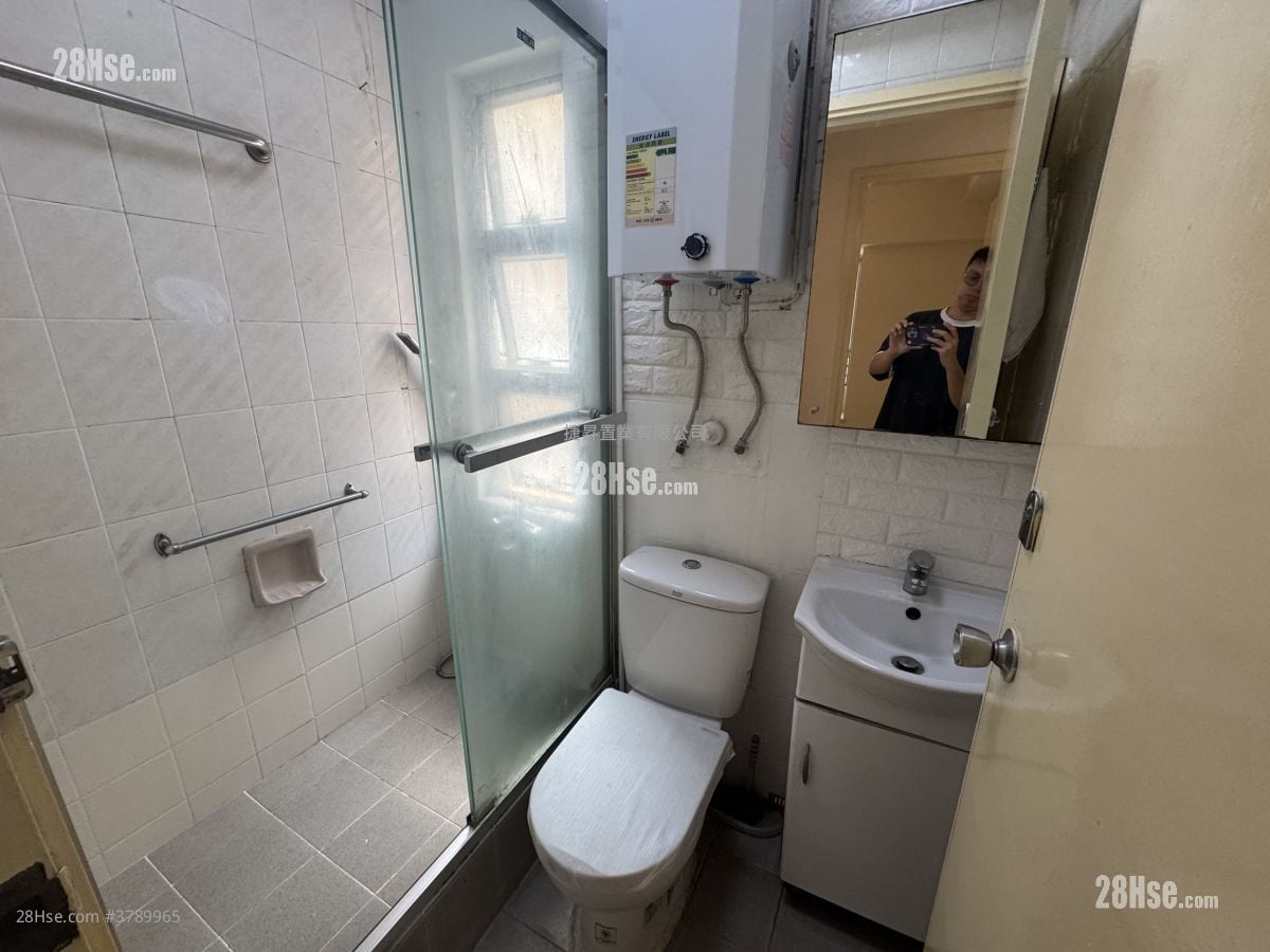 协辉大厦 售盘 3 房 , 1 浴室 377 平方尺