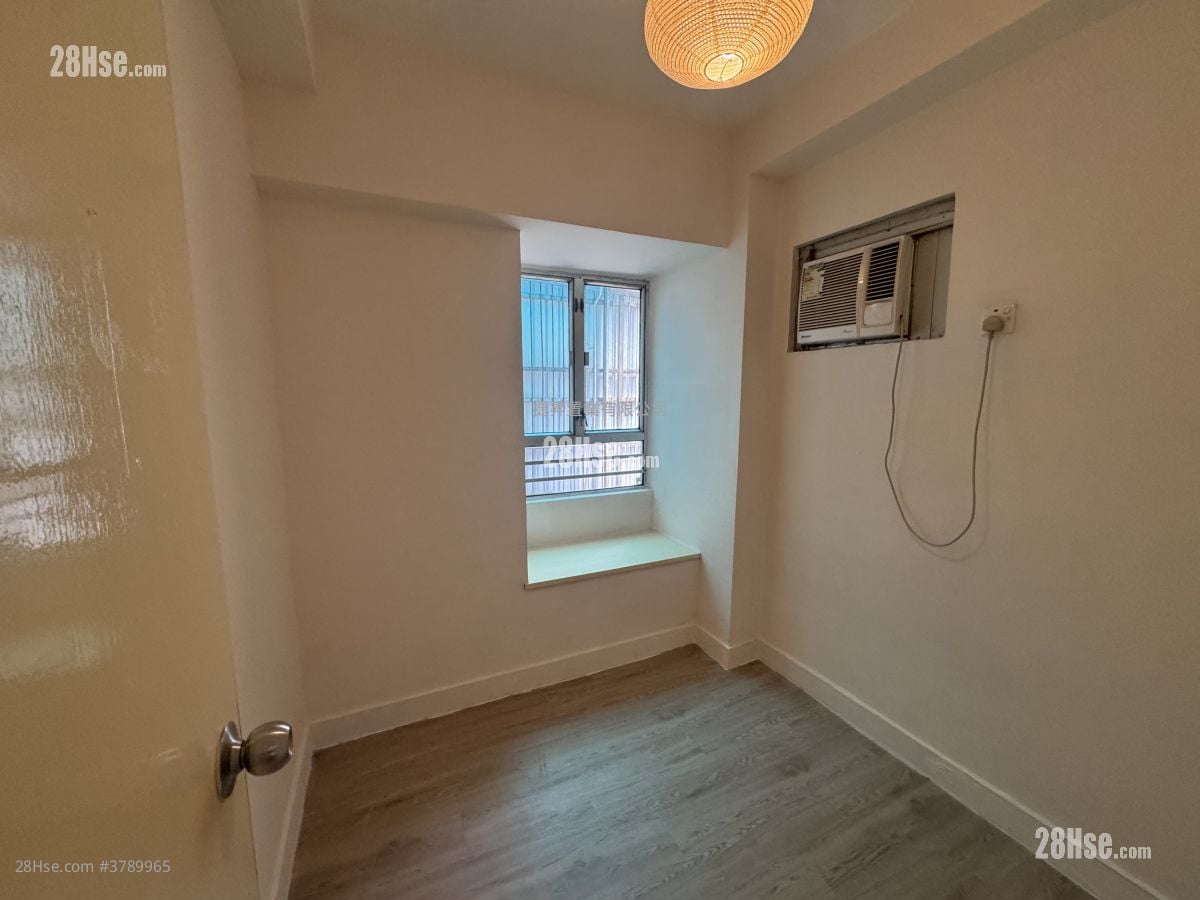 协辉大厦 售盘 3 房 , 1 浴室 377 平方尺