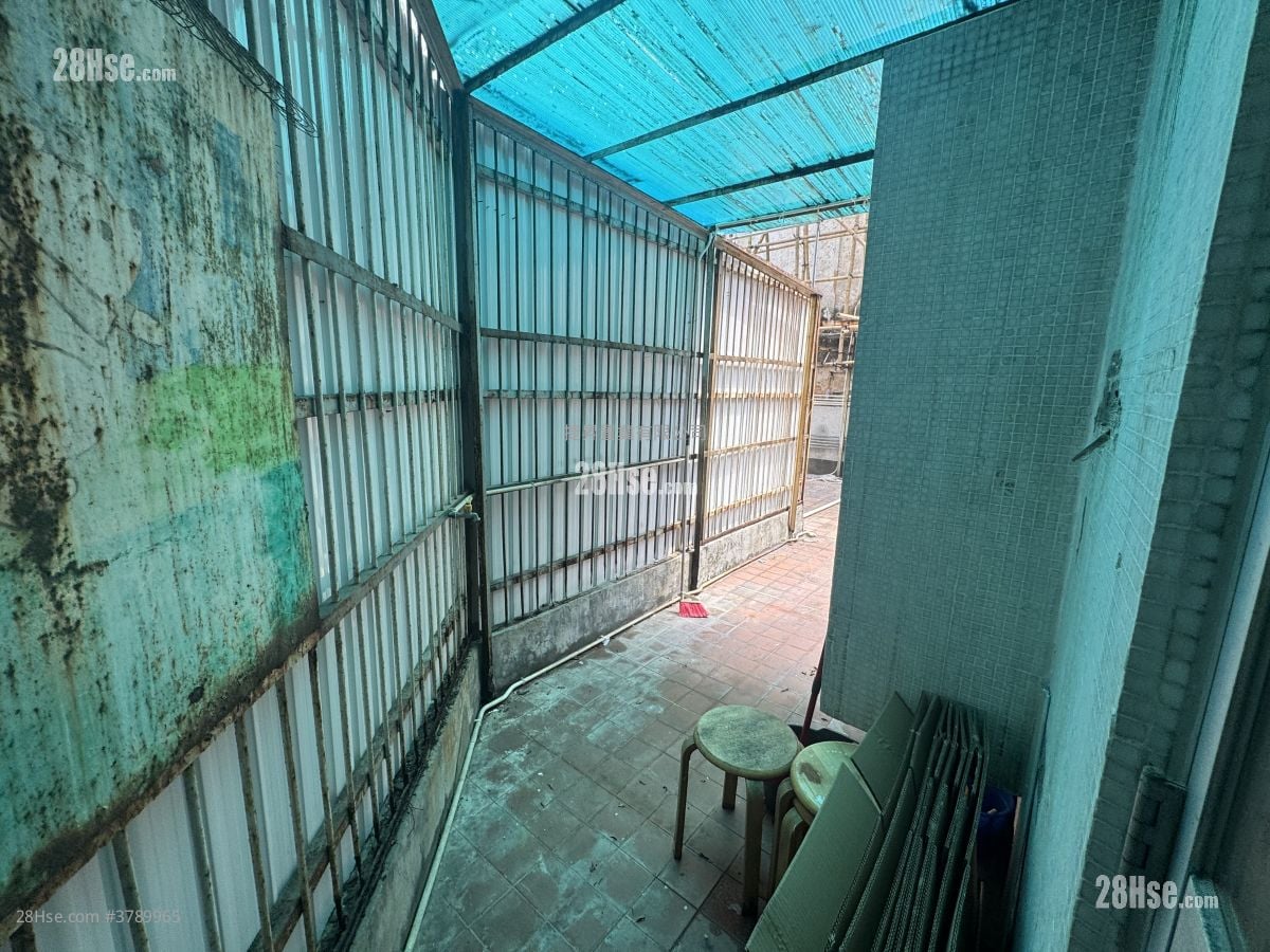 协辉大厦 售盘 3 房 , 1 浴室 377 平方尺