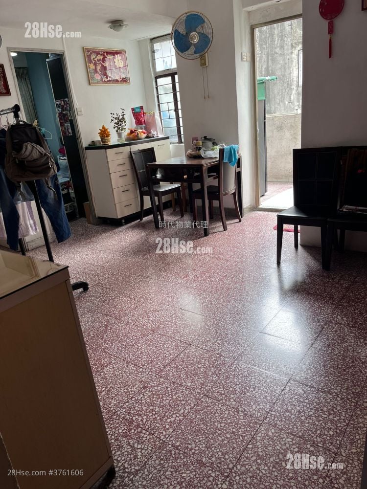 Top View Mansion Sell 2 Bedrooms , 1 Bathroom 328 ft²