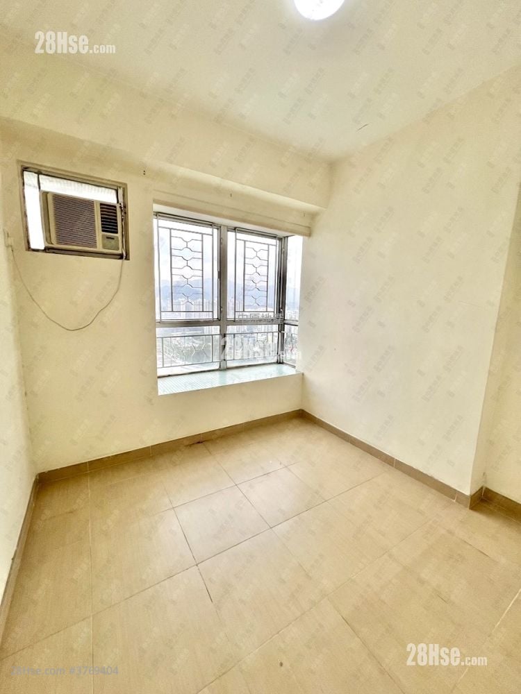 Uptown Plaza Sell 2 Bedrooms , 2 Bathrooms 489 ft²