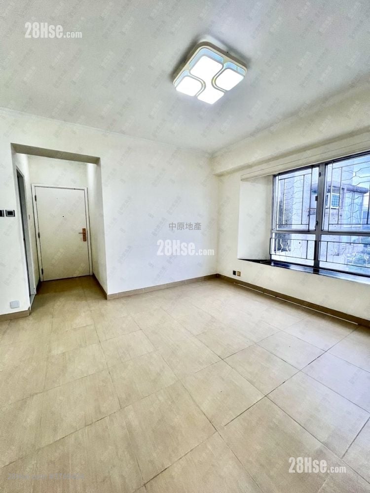 Uptown Plaza Sell 2 Bedrooms , 2 Bathrooms 489 ft²