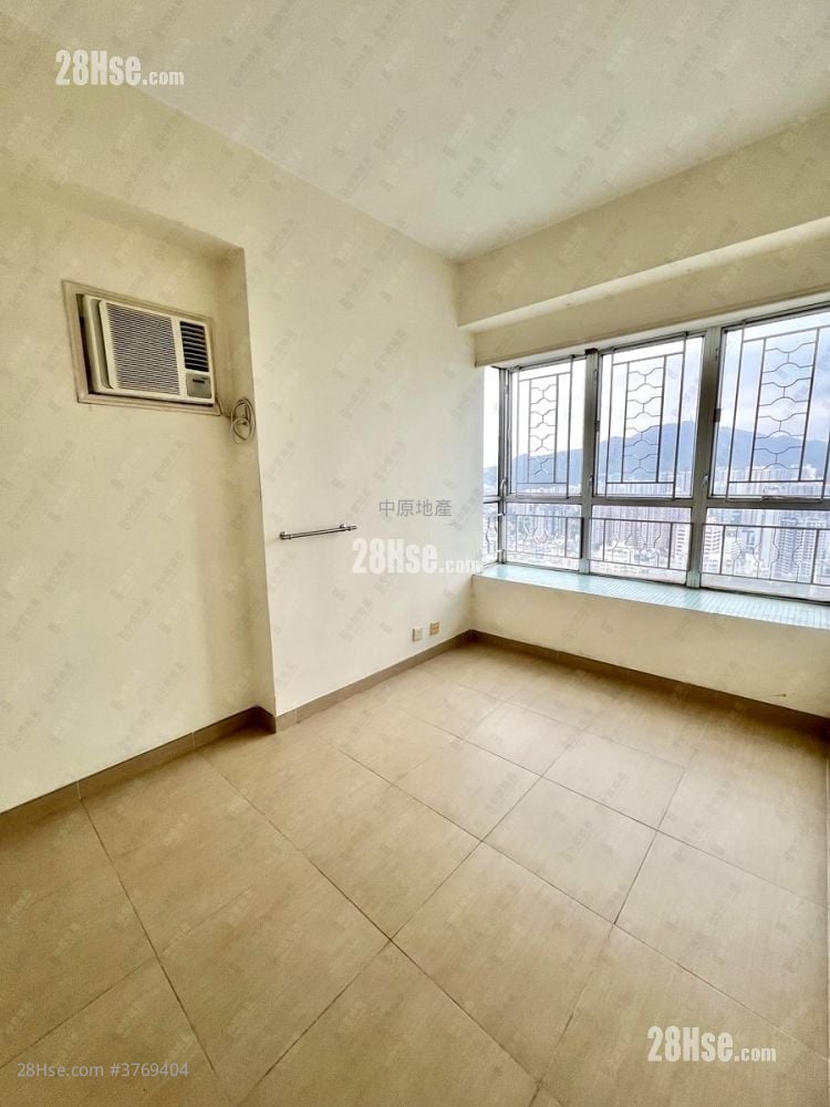 Uptown Plaza Sell 2 Bedrooms , 2 Bathrooms 489 ft²