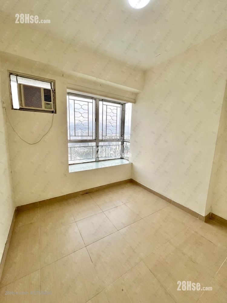 Uptown Plaza Sell 2 Bedrooms , 2 Bathrooms 489 ft²