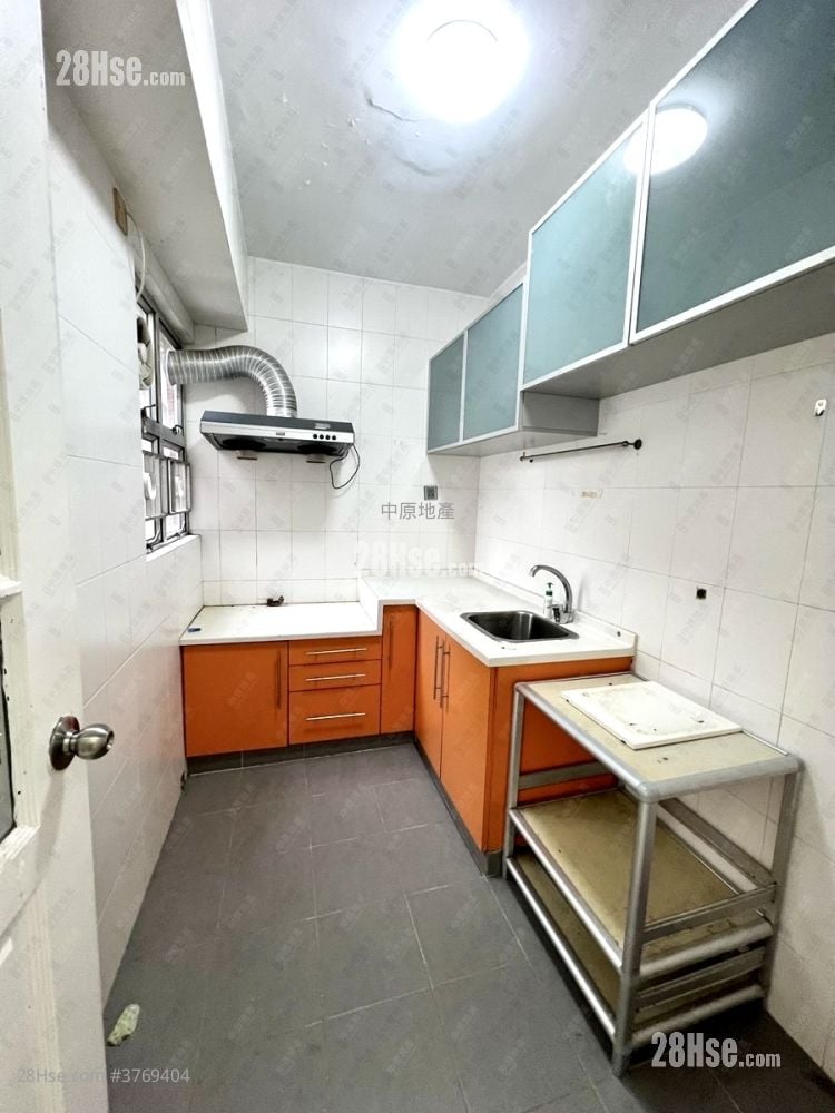 Uptown Plaza Sell 2 Bedrooms , 2 Bathrooms 489 ft²