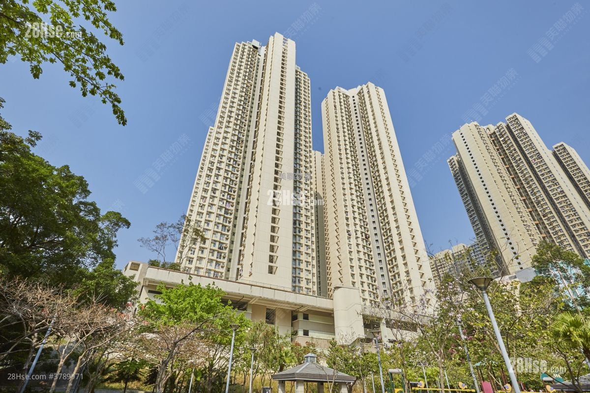 Ning Fung Court Sell 3 Bedrooms , 2 Bathrooms 650 ft²