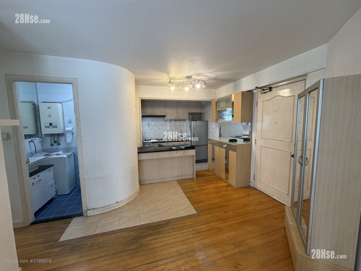 Whampoa Garden Sell 2 Bedrooms , 1 Bathroom 389 ft²