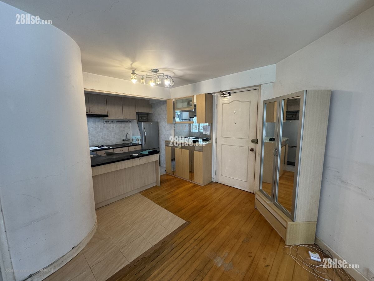 Whampoa Garden Sell 2 Bedrooms , 1 Bathroom 389 ft²