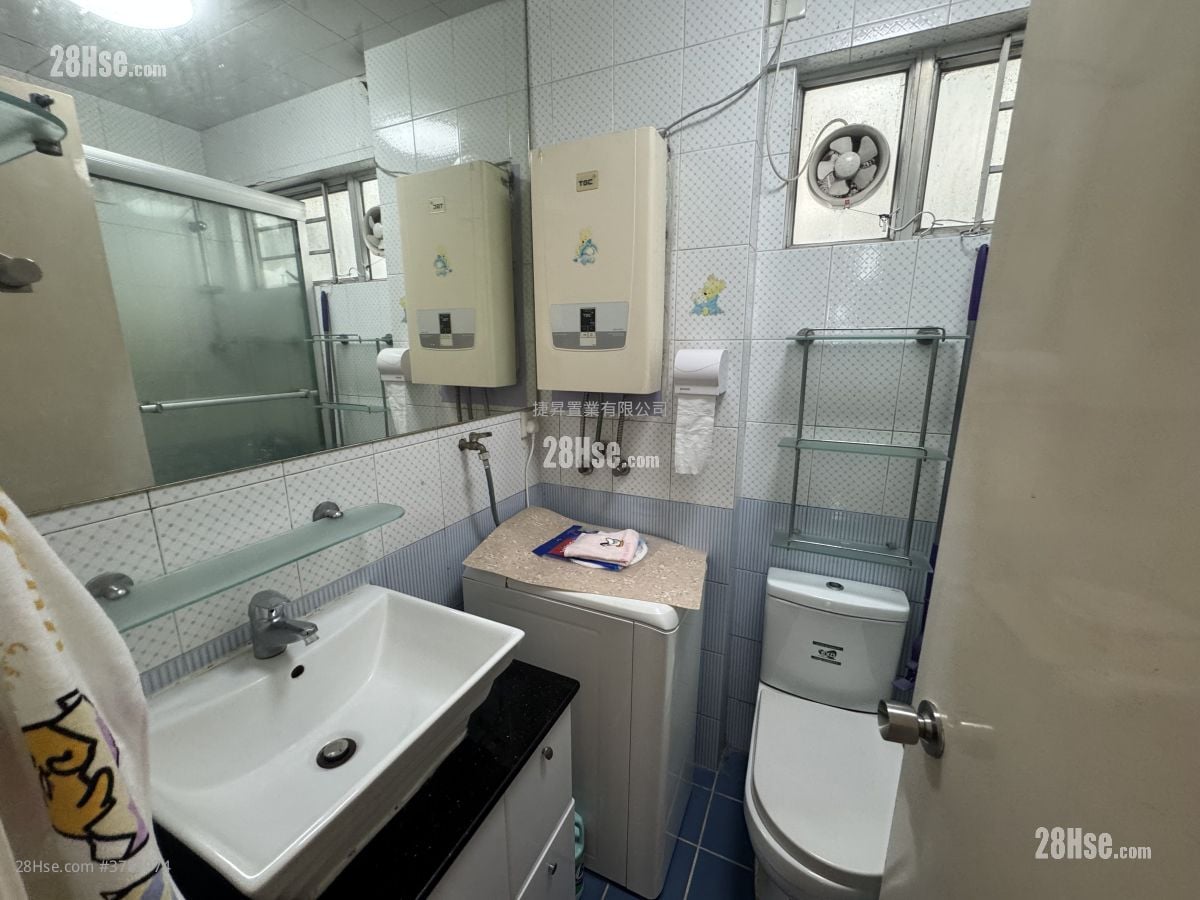 Whampoa Garden Sell 2 Bedrooms , 1 Bathroom 389 ft²