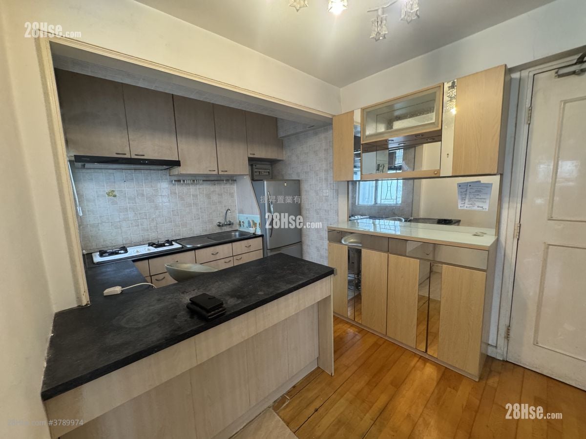 Whampoa Garden Sell 2 Bedrooms , 1 Bathroom 389 ft²