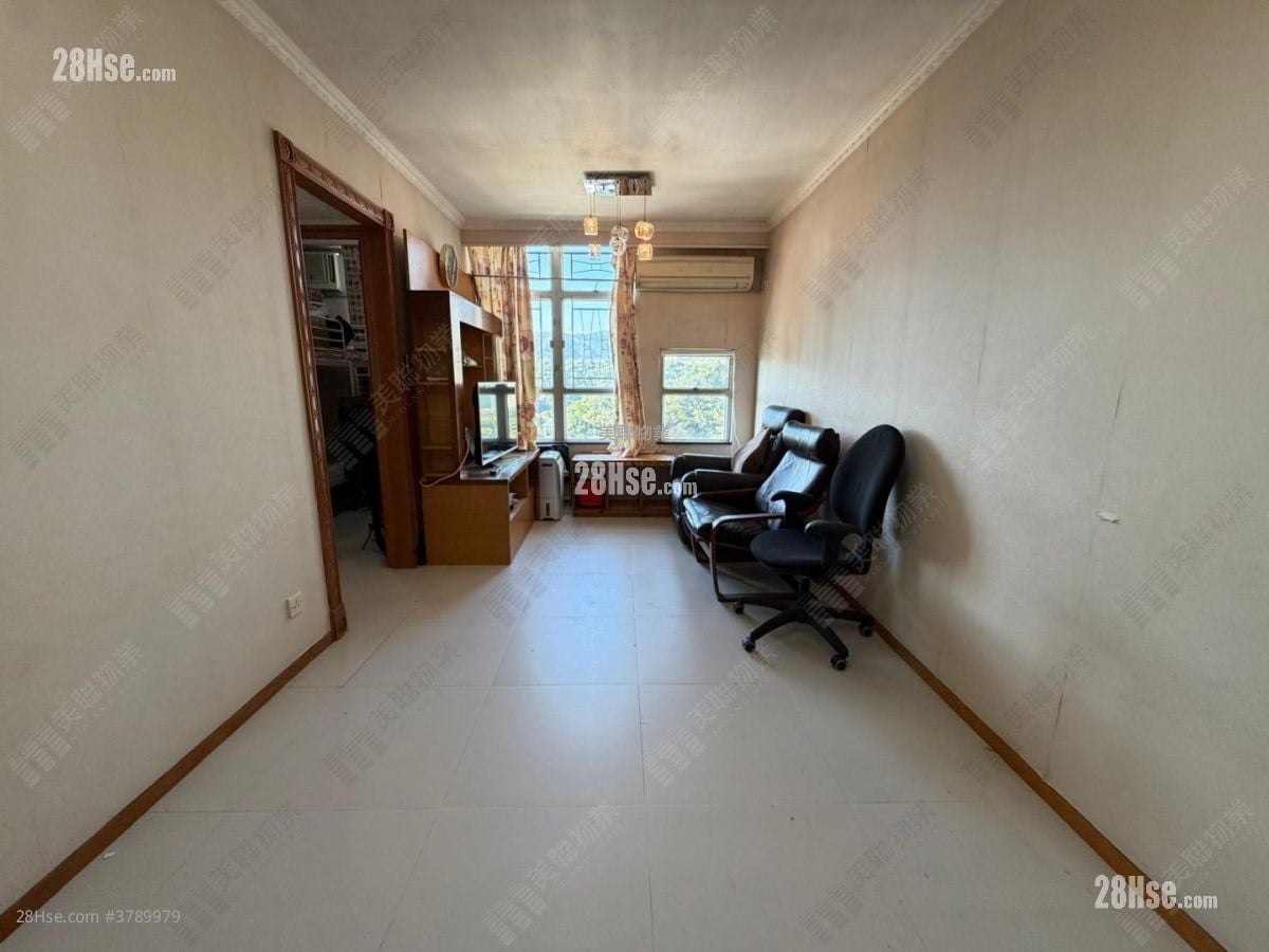 Ning Fung Court Sell 2 Bedrooms 506 ft²