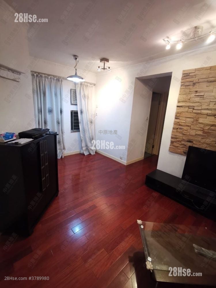 Kingswood Villas Sell 2 Bedrooms 448 ft²