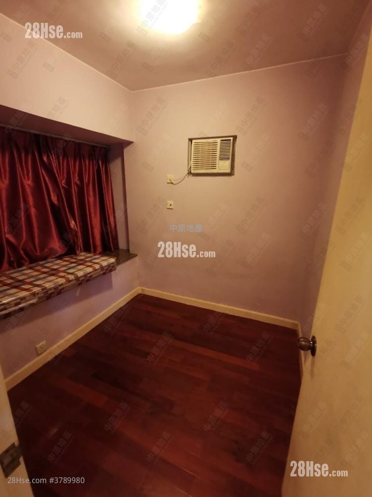 Kingswood Villas Sell 2 Bedrooms 448 ft²