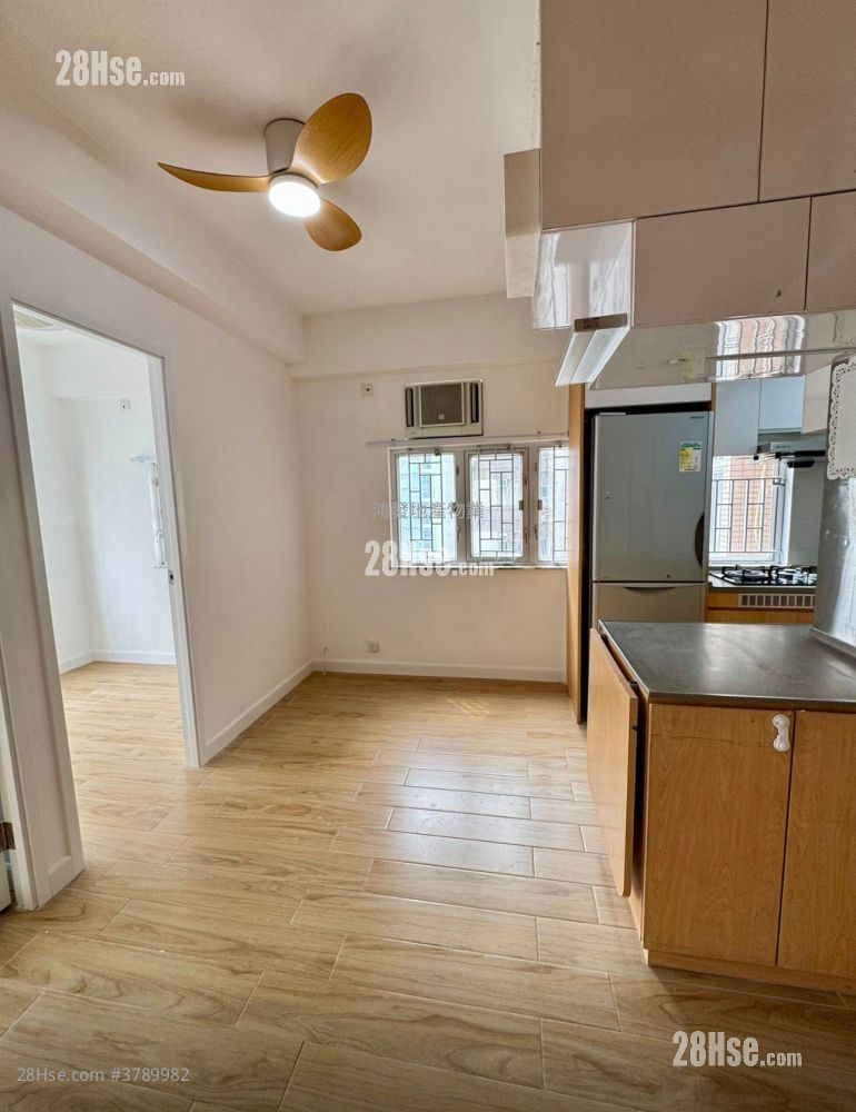 Hung Wai Building Sell 2 Bedrooms , 1 Bathroom 306 ft²