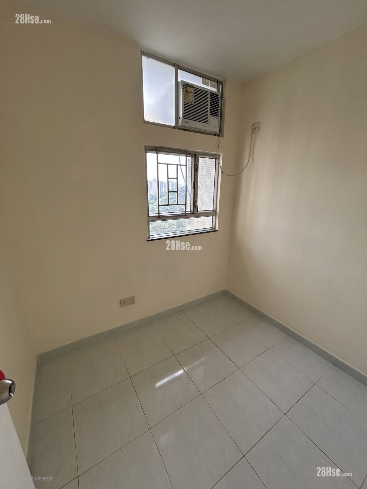 新围苑 租盘 2 房 401 平方尺