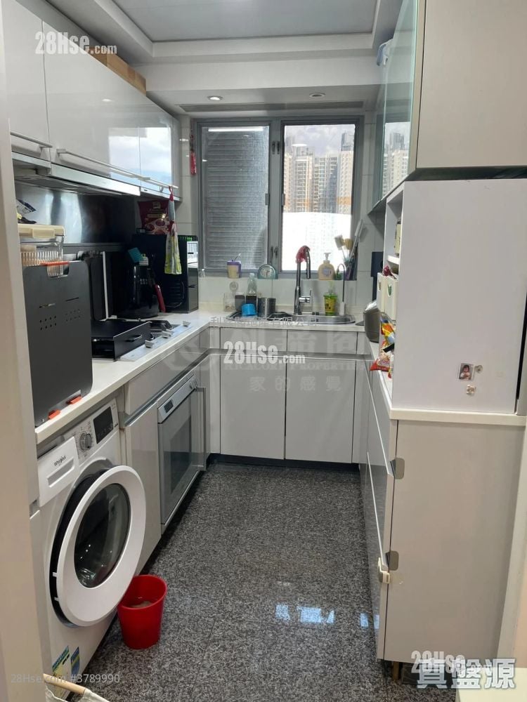 Manhattan Hill Sell 3 Bedrooms , 3 Bathrooms 888 ft²