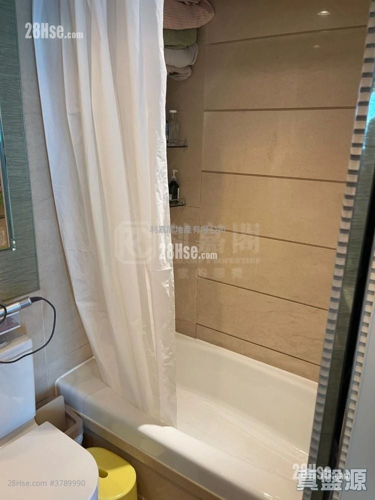 Manhattan Hill Sell 3 Bedrooms , 3 Bathrooms 888 ft²