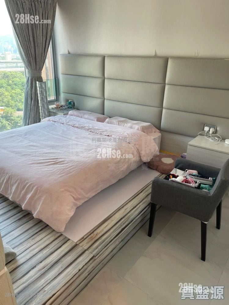 Manhattan Hill Sell 3 Bedrooms , 3 Bathrooms 888 ft²