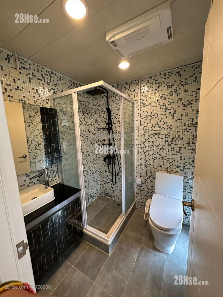 Village Sell 3 Bedrooms , 2 Bathrooms 1,400 ft²