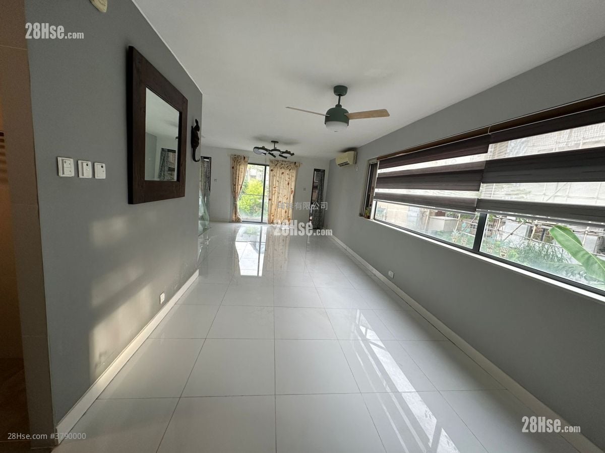 Village Sell 3 Bedrooms , 2 Bathrooms 1,400 ft²