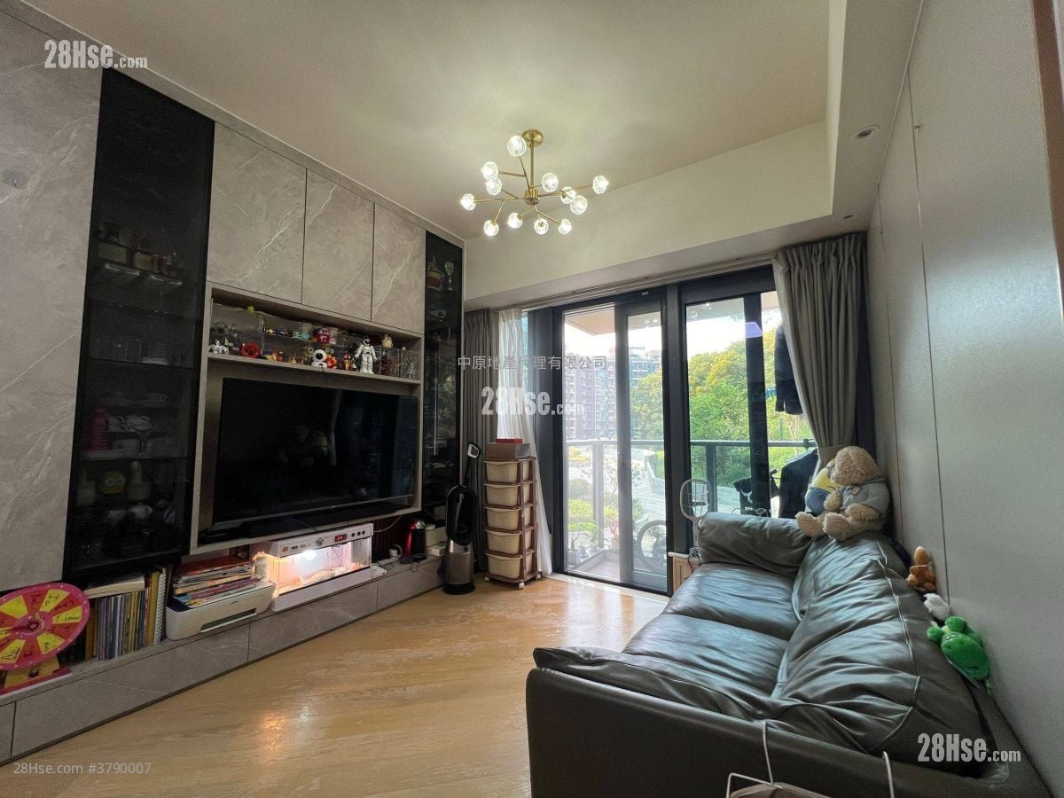 The Regent Sell 3 Bedrooms , 2 Bathrooms 748 ft²